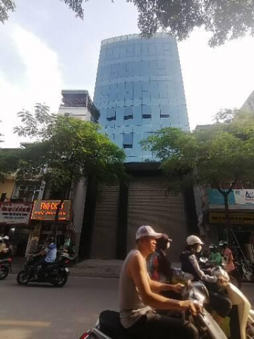 Cho Thuê tòa nhà Văn Phòng 9 tầng mặt Phố Khâm Thiên Dt 310m2 Mt 11m. Giá 400 tr/th