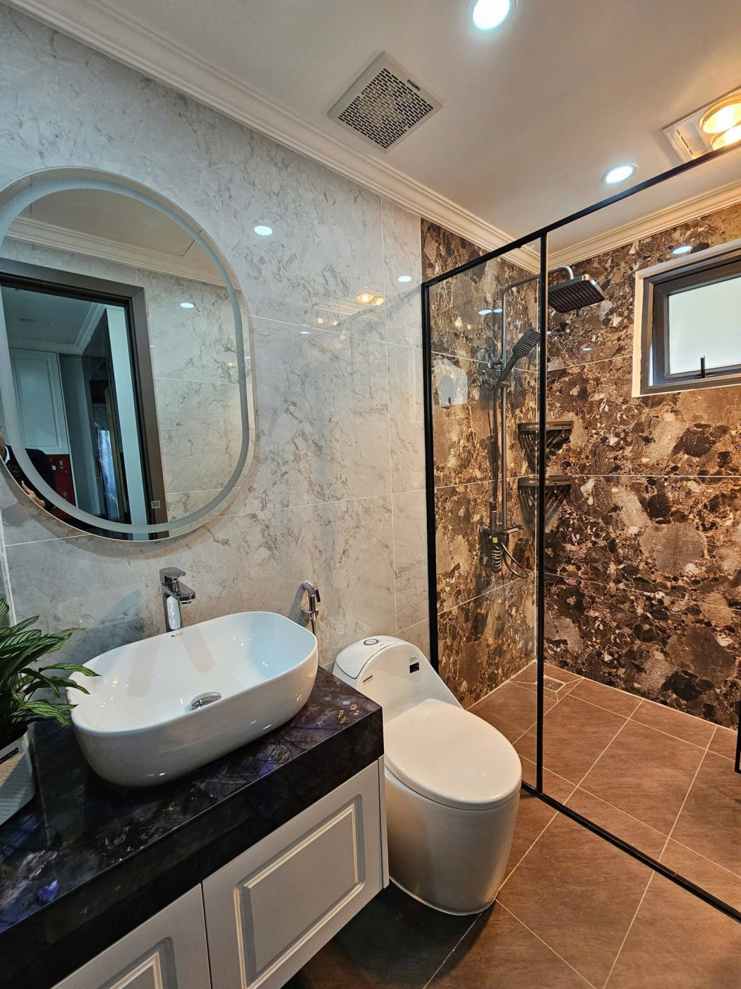 Bán nhà mặt phố Đại La, 45m2, 7 tầng thang máy, mặt tiền 5m, 30.6 tỉ, vỉa hè, kinh doanh