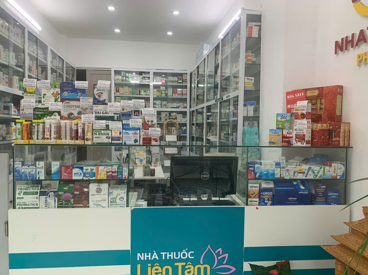 cần sang gấp nhà thuốc  vị trí siêu đẹp tiềm năng