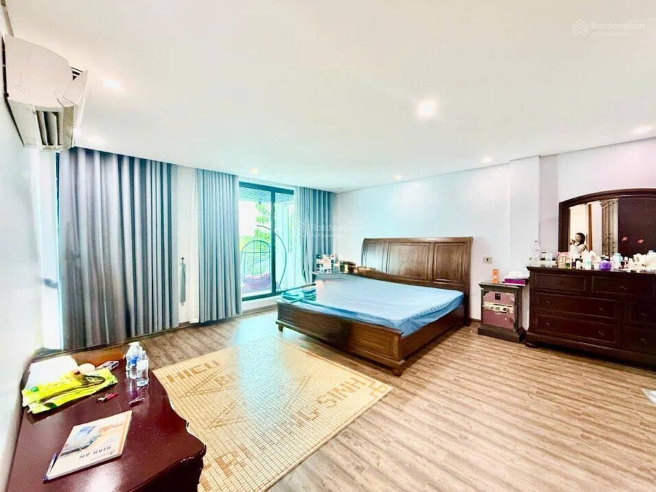 Bán siêu phẩm mặt phố Vạn Phúc kéo dài, Ba Đình DT: 91m, 5 tầng, MT 4,6m, 64 tỷ. LH: 0933 993568