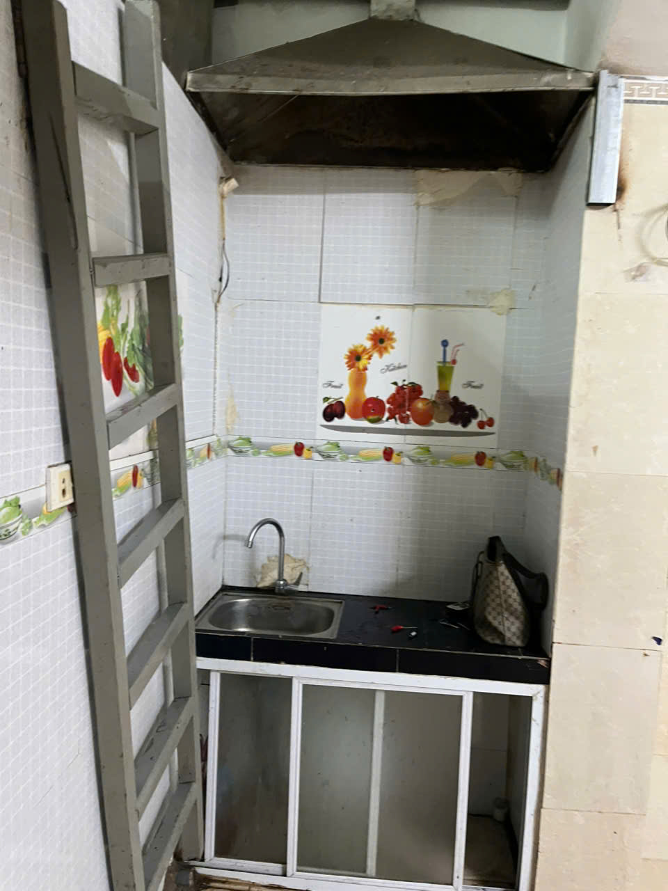 CẦN CHO THUÊ GẤP NHÀ ĐỂ Ở VỪA VĂN PHÒNG - CỬA HÀNG - SỐ 105 - H1 KHU 7,2HA VĨNH PHÚC - BA ĐÌNH