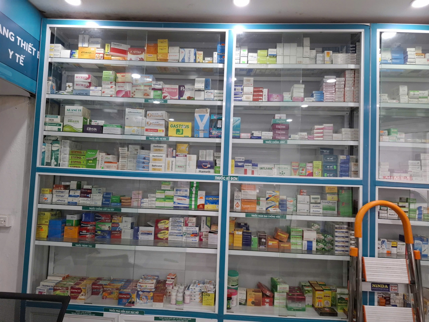 cần sang gấp nhà thuốc  vị trí siêu đẹp tiềm năng