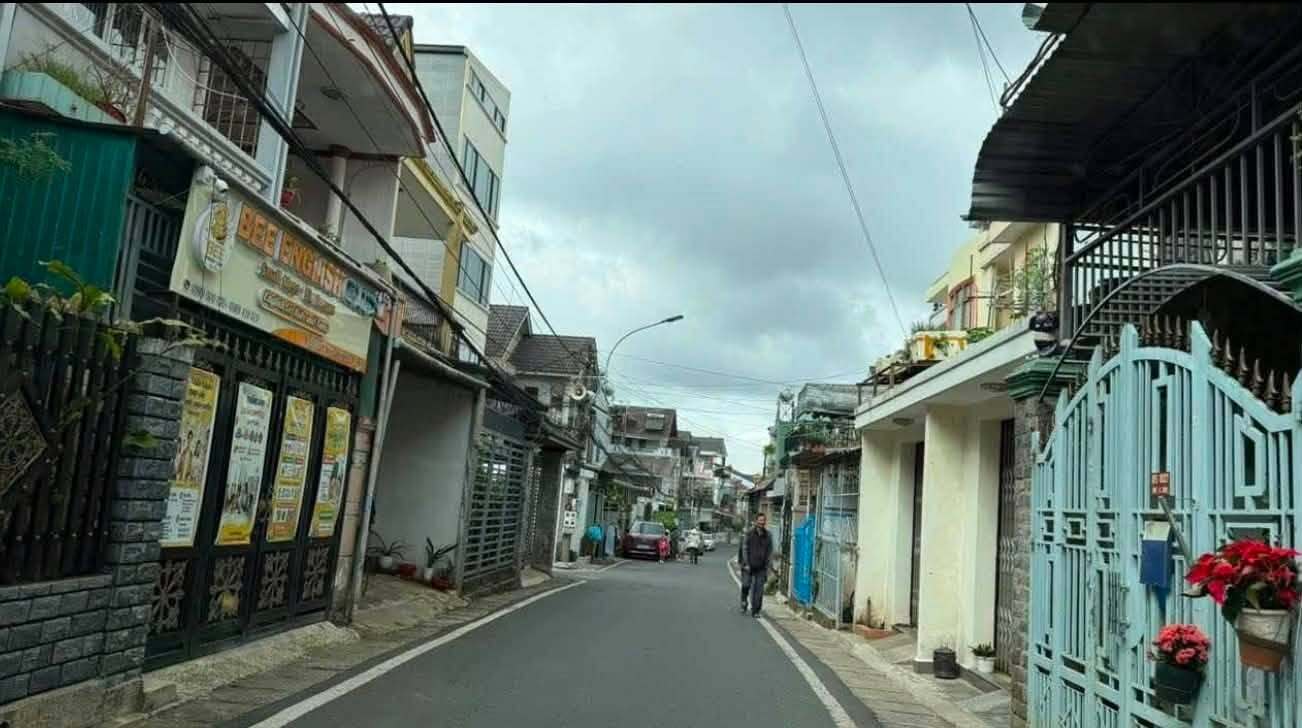 CẦN BÁN NHÀ ĐƯỜNG MÊ LINH - P9 - ĐÀ LẠT