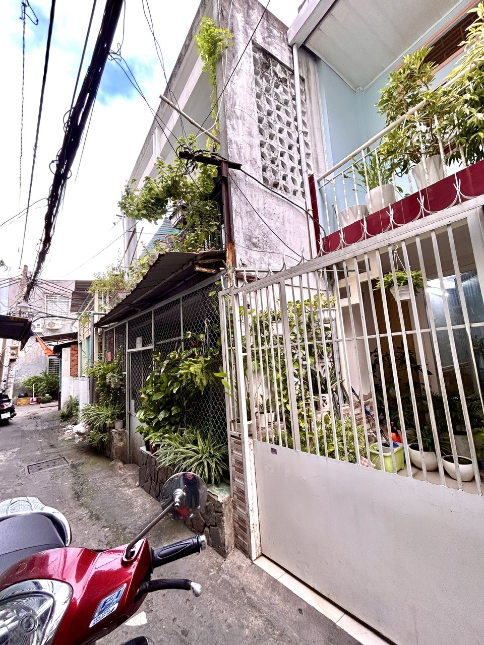 BÁN NHÀ Đ.TÔN THẤT THUYẾT- 51M2 CHỈ 4.9Đ- CÁCH 50M RA MẶT TIỀN XE HƠI-THÔNG RA BẾN VÂN ĐỒN NGAY