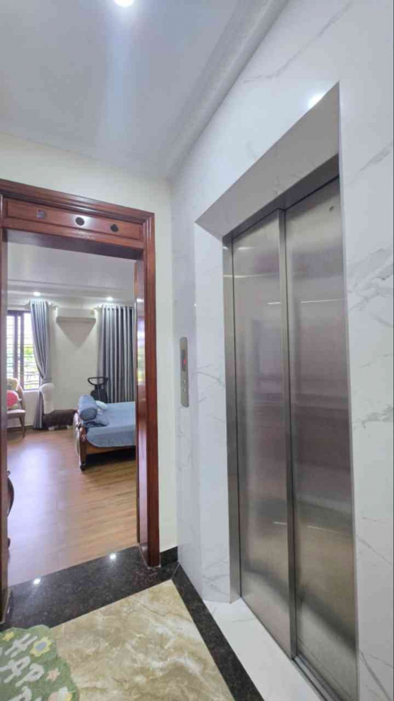 Bán nhà 4 tầng thang máy - Khu đường vòng Cầu Niệm