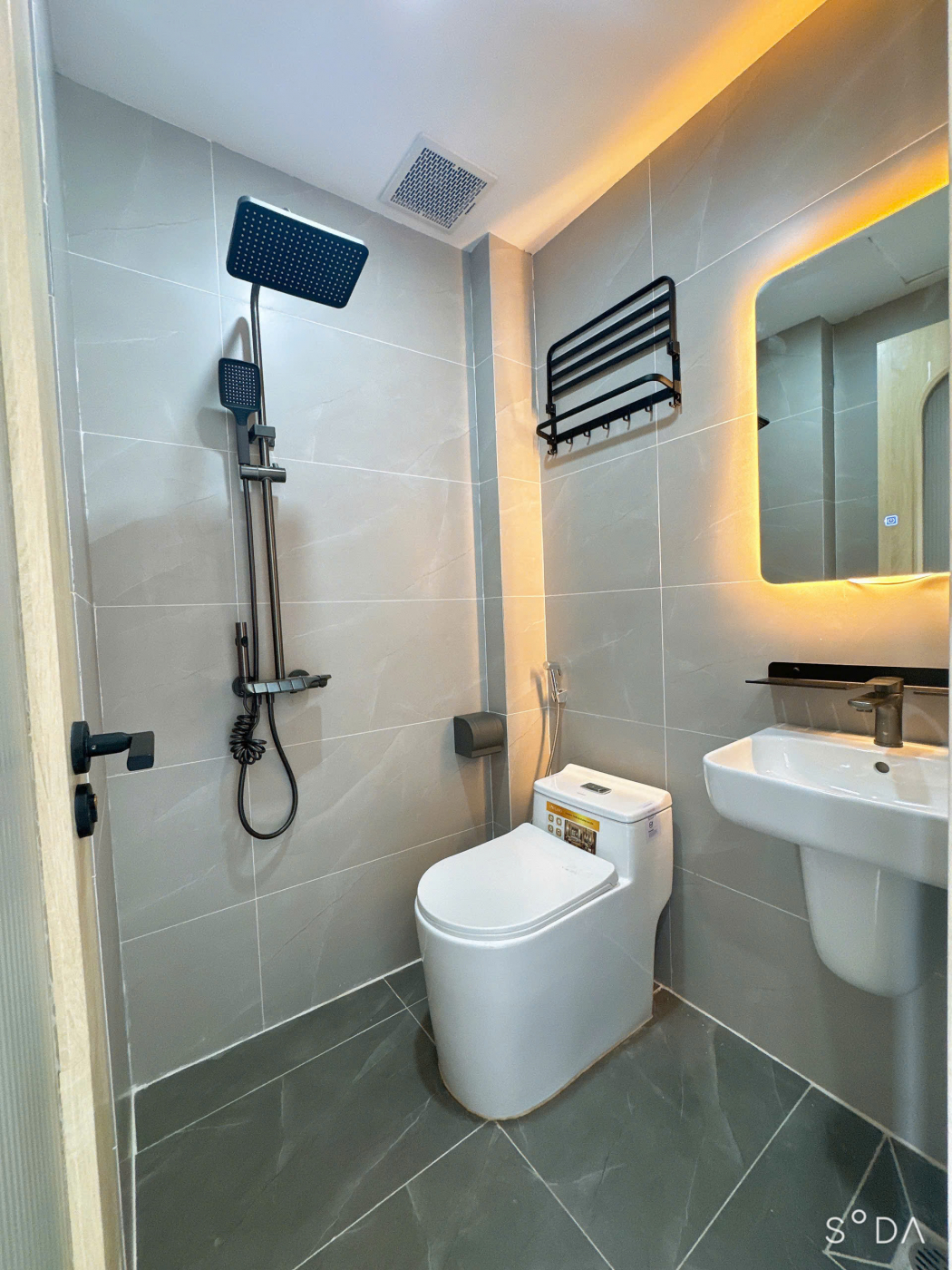 Cho thuê CCMN mới Full đồ cực đẹp thoáng tại ngõ 139 Nguyễn Ngọc Vũ