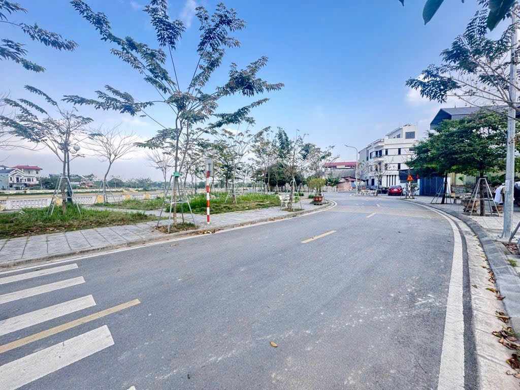 Bán đất view hồ trung tâm Đông Anh Hà Nội - 68m² - giá 8,79 tỷ
