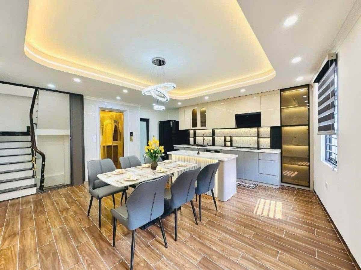 NHÀ ĐẸP 7 TẦNG THANG MÁY  THÁI THỊNH, ĐỐNG ĐA - 40 M2 - MT 5,5 M - 15,2 TỶ