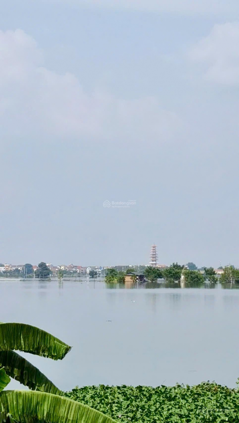 Bán toàn bộ hoặc 1/2 đất đẹp mặt hồ to đẹp 600m2 có 400m2 đất ở phú cát hà nội