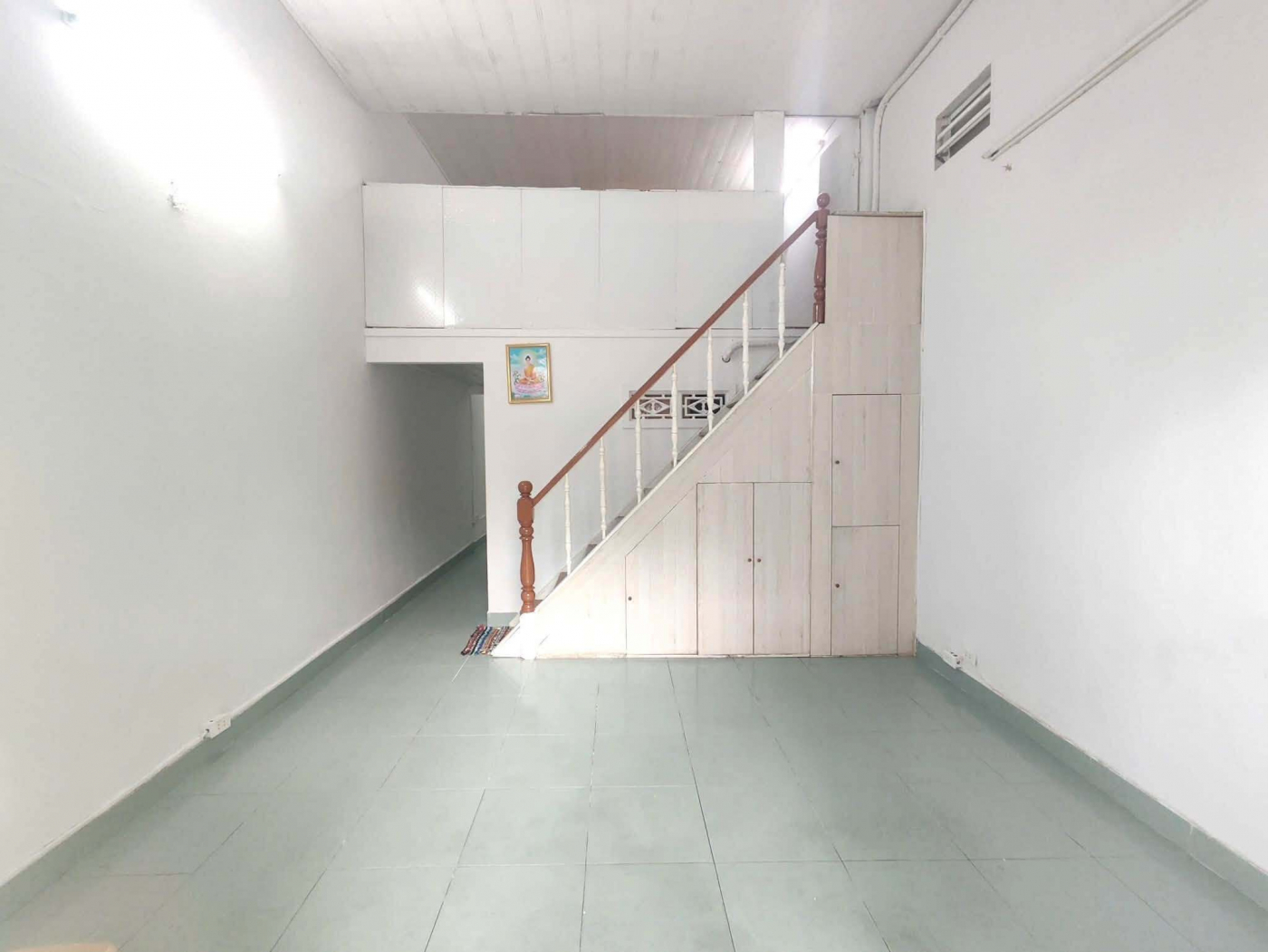 Bán nhà gác lửng kiệt Ô Tô Nguyễn Văn Huề - sát đường chính