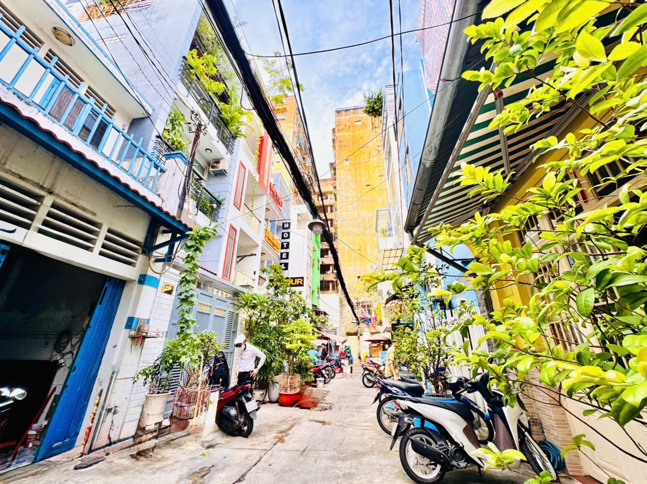 BÁN NHÀ 2 TẦNG MẶT TIỀN HXH NGUYỄN THÁI BÌNH, Q.1 (P.BÊN THÀNH)- DT 80M2 NGANG 4M*21M SH VUÔNG