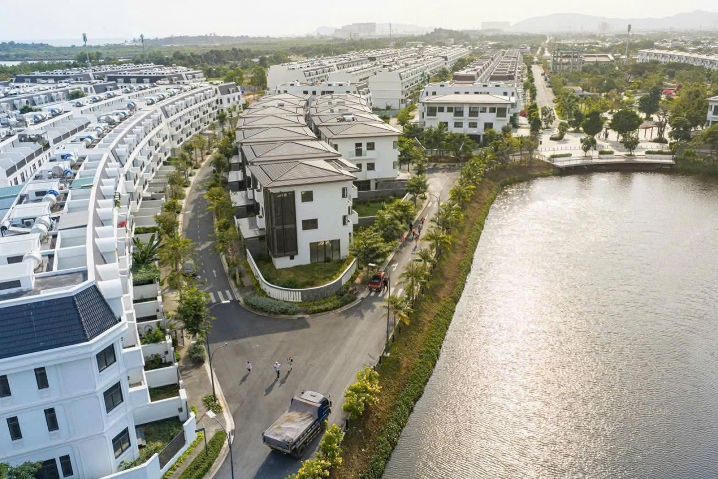 Nhà phố 4 tầng mặt tiền đại lộ 3/2 khu đô thị khép kín Vũng Tàu, quy hoạch ô bàn cờ chỉ 5,6 tỷ;