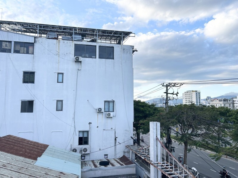 Bán nhà mặt tiền Lê Văn Hiến 82m², gần biển Mỹ Khê, 4PN, giá 17 tỷ