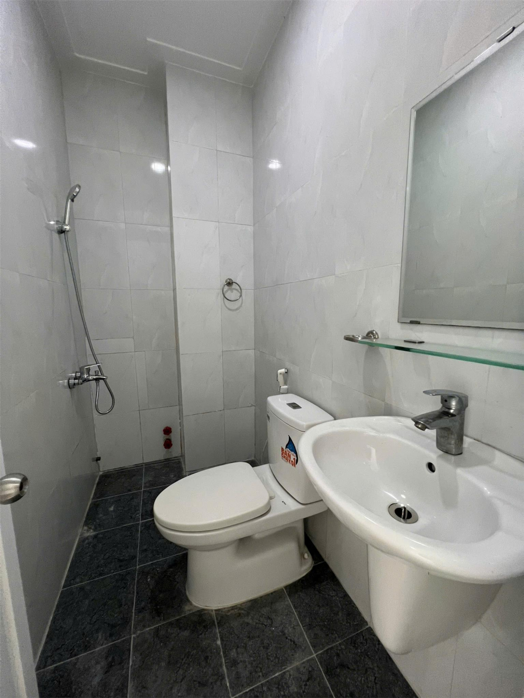 Phòng full nội thất cửa sổ lớn thang máy từ 3.5 triệu tháng