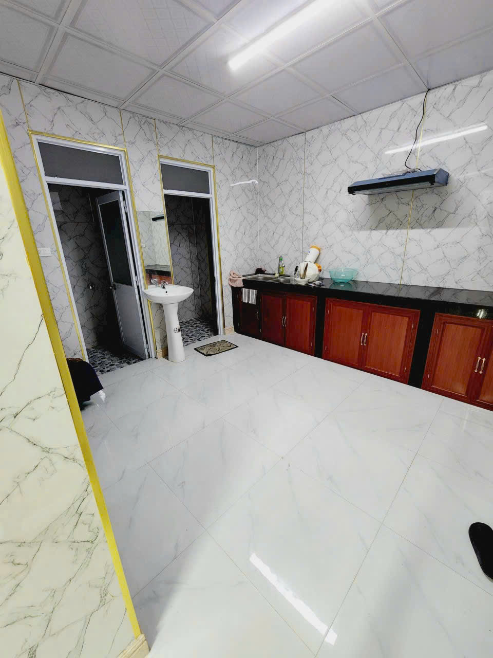 CHO THUÊ NHÀ MẶT TIỀN KÊNH TÂN HÓA – 110M² – KINH DOANH, BUÔN BÁN HOẶC Ở