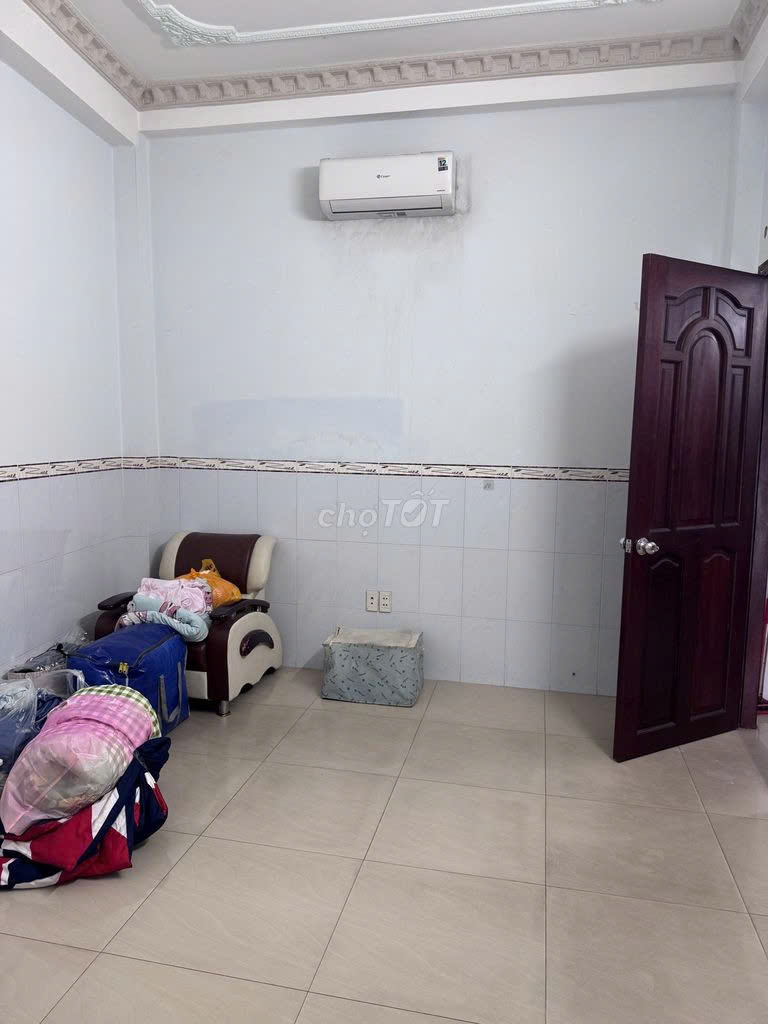 CHO THUÊ PHÒNG MÁY LẠNH MẶT TIỀN BÀ HOM, QUẬN 6 – GIÁ CHỈ 3 TRIỆU/THÁNG