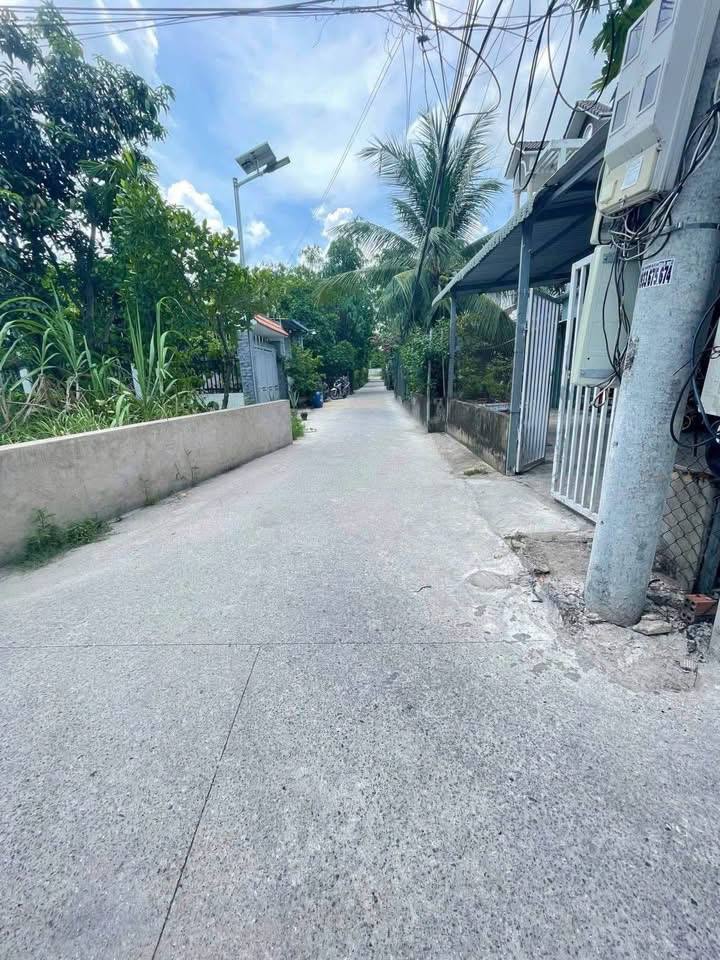 Cắt lỗ 100m2 đất xã Phước đông gò dầu Tây Ninh giá 405tr aptr