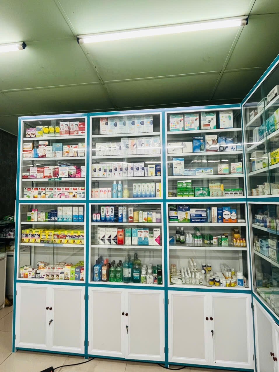 cần sang gấp nhà thuốc  vị trí siêu đẹp tiềm năng