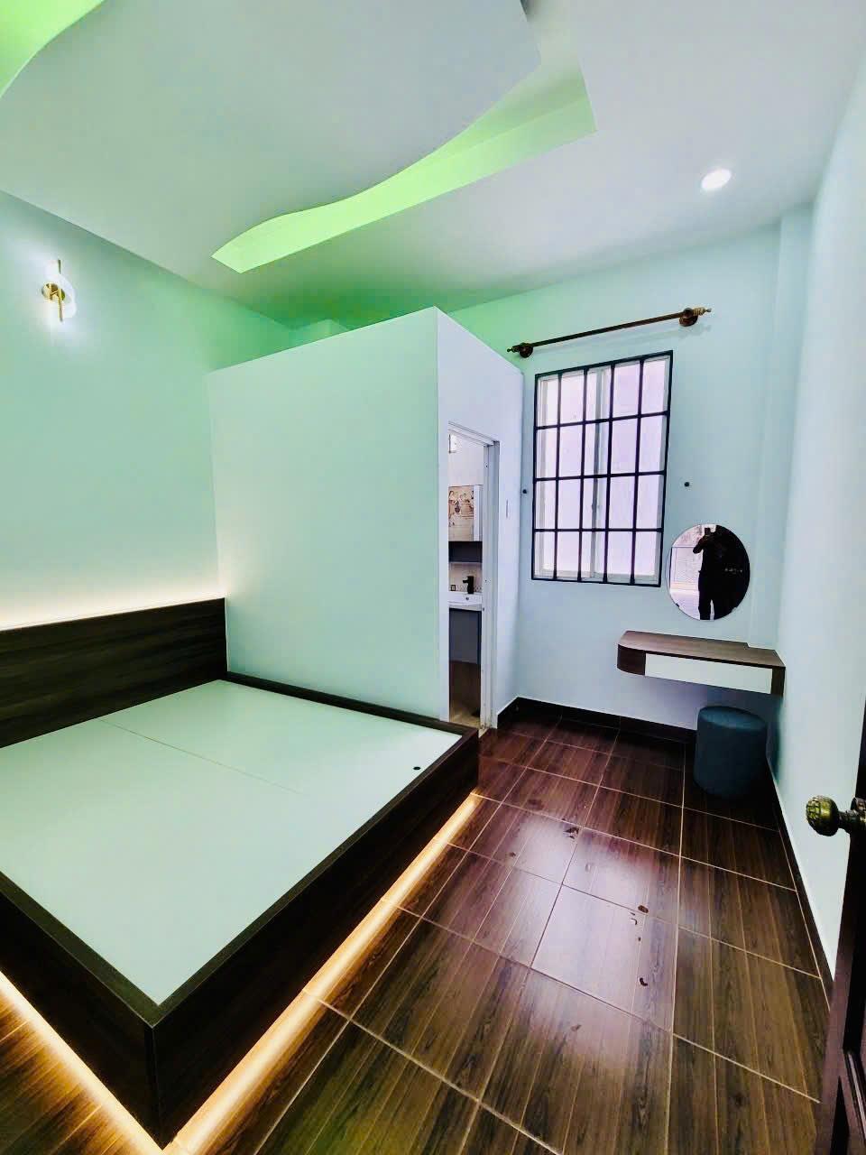 NHÀ ĐẸP 4 TẦNG, TRUNG TÂM P.10, 5 PHÒNG, CHỈ NHỈNH 5 TỶ