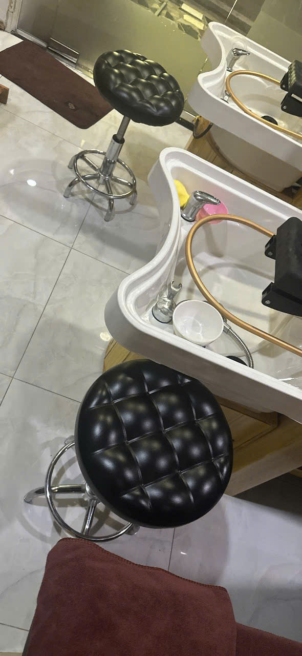 SANG NHƯỢNG MẶT BẰNG SPA/GỘI ĐẦU DƯỠNG SINH – MẶT TIỀN ĐƯỜNG HOÀNG QUỐC VIỆT QUẬN 7 Mặt bằng đẹp,