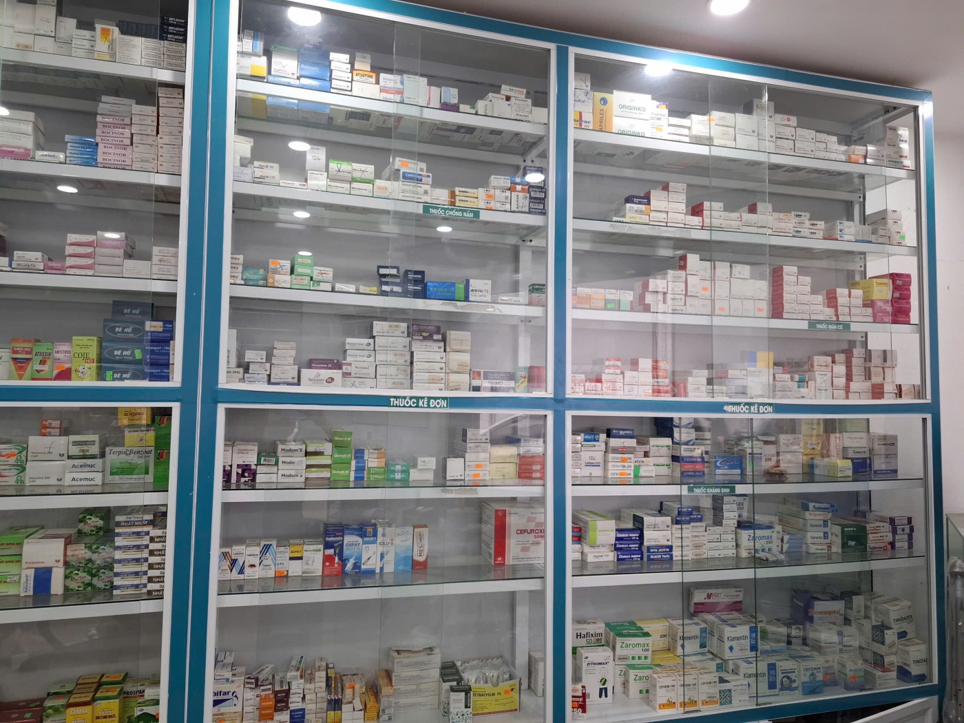 cần sang gấp nhà thuốc  vị trí siêu đẹp tiềm năng
