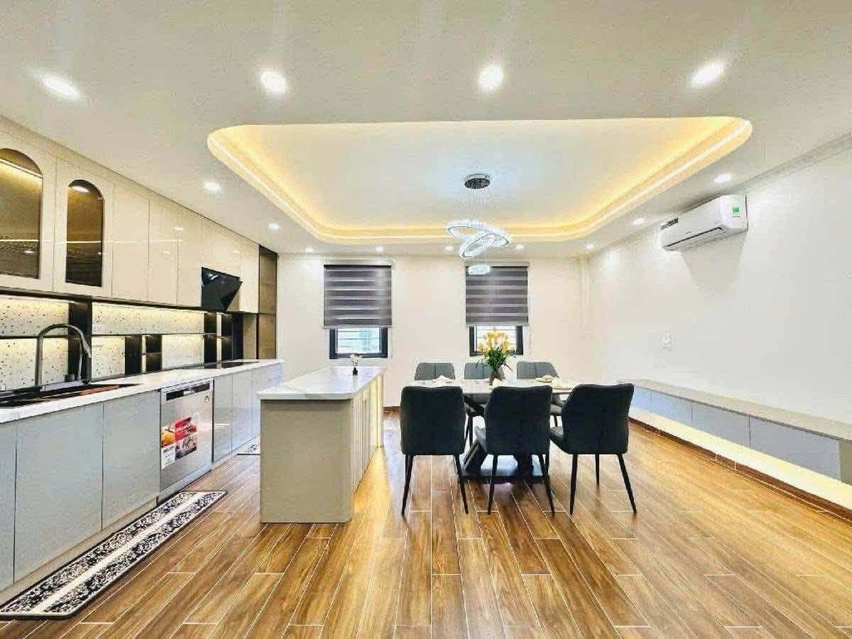 NHÀ ĐẸP 7 TẦNG THANG MÁY  THÁI THỊNH, ĐỐNG ĐA - 40 M2 - MT 5,5 M - 15,2 TỶ