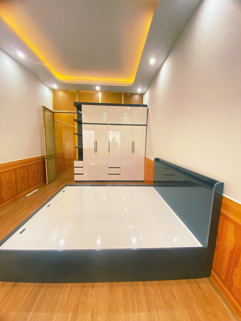 Nhà 2 Tầng Phố Nguyễn Du 47m2 Sát Phố Đi Bộ Full Nội Thất Mới Giá 2.25 Tỷ