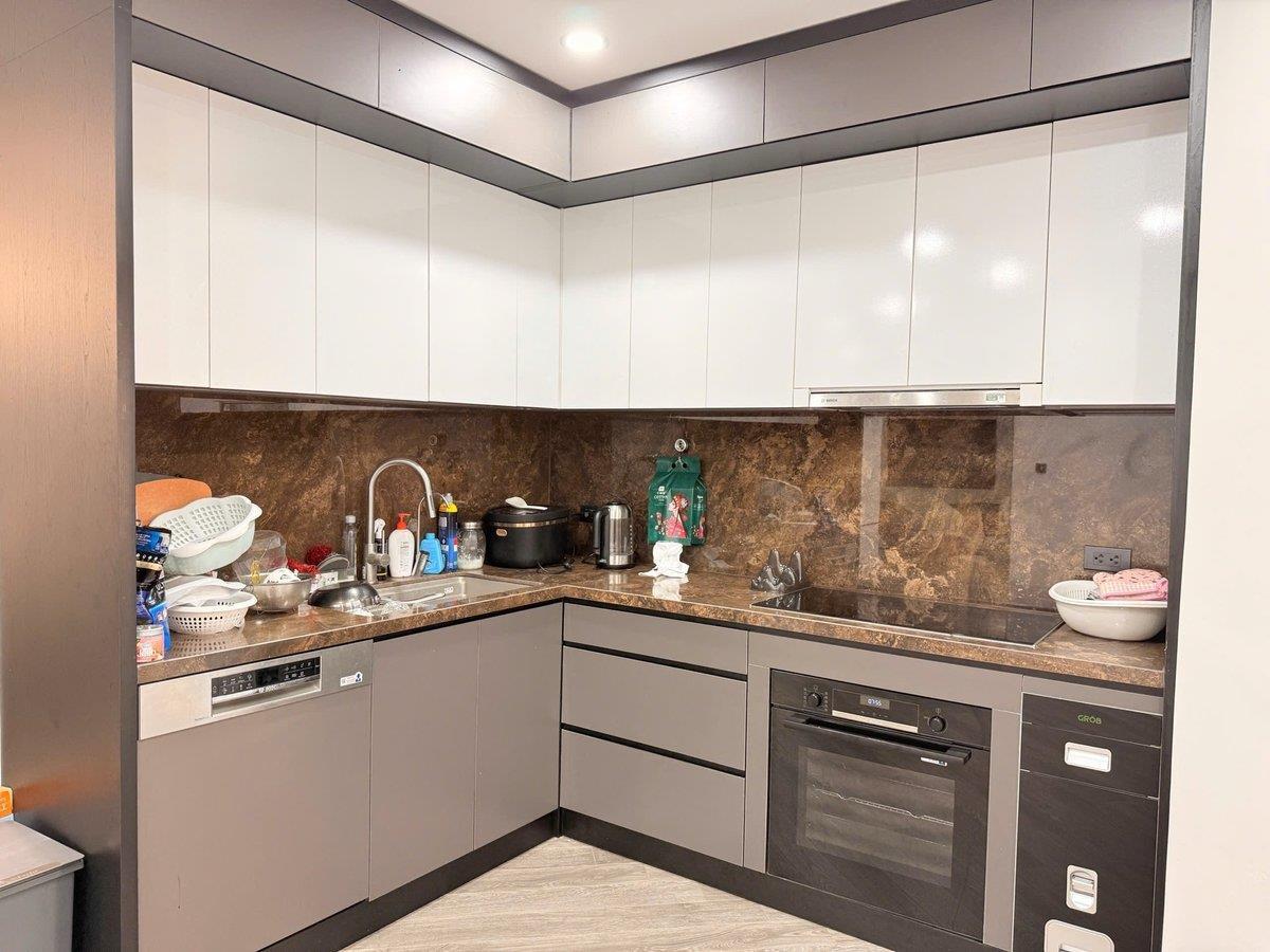 Bán chung cư Tây Hồ căn góc 134m 3 ngủ 2VS chỉ 9.7 tỷ