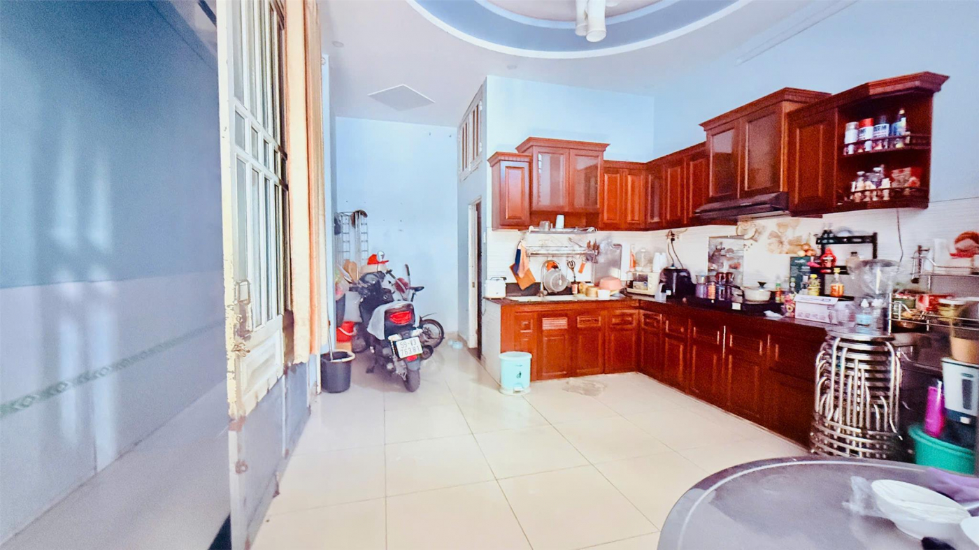 CHÍNH CHỦ, HẺM XE TẢI THÔNG – VỊ TRÍ KD ĐỈNH CAO, GẦN CÔNG VIÊN LÀNG HOA DT 100M2 CHỈ 11.1 TỶ