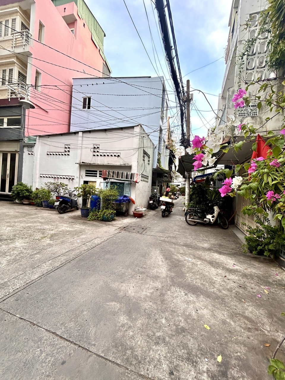 NHÀ NGON- NGANG 8.1M- NGAY MẶT TIỀN XE HƠI- Đ.ĐOÀN VĂN BƠ- GIAO THƯƠNG NGUYỄN THẦN HIẾN VỚI XÓM