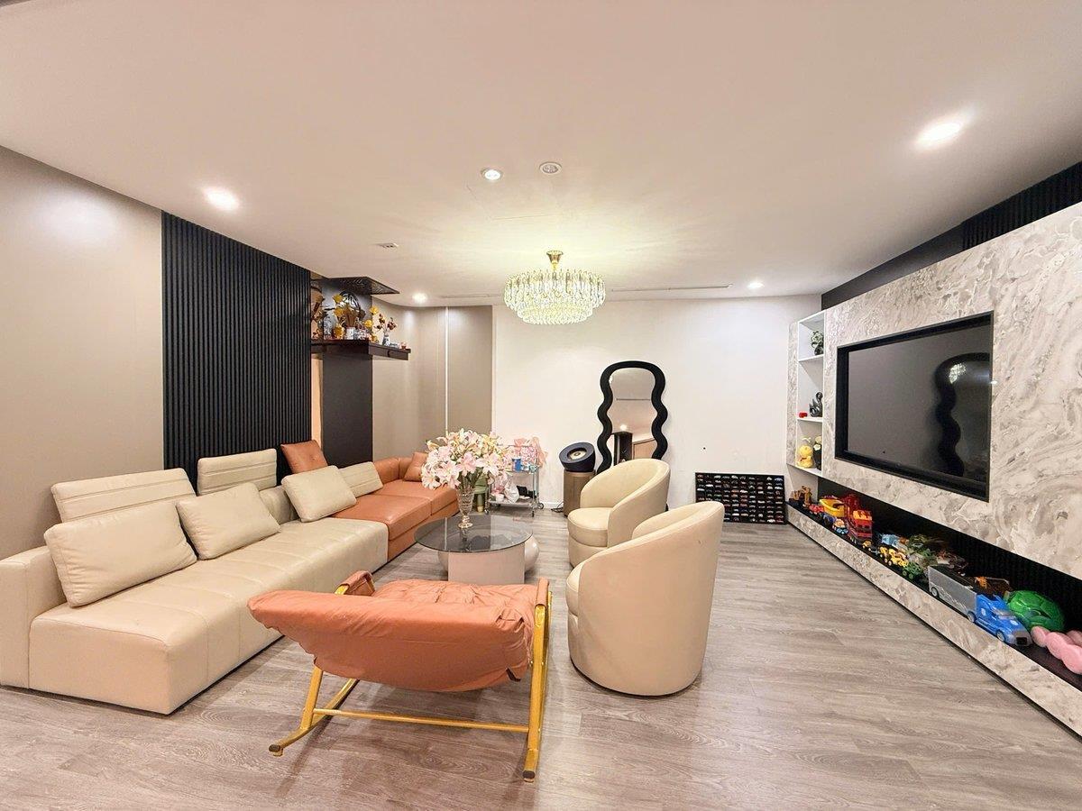 Bán chung cư Tây Hồ căn góc 134m 3 ngủ 2VS chỉ 9.7 tỷ