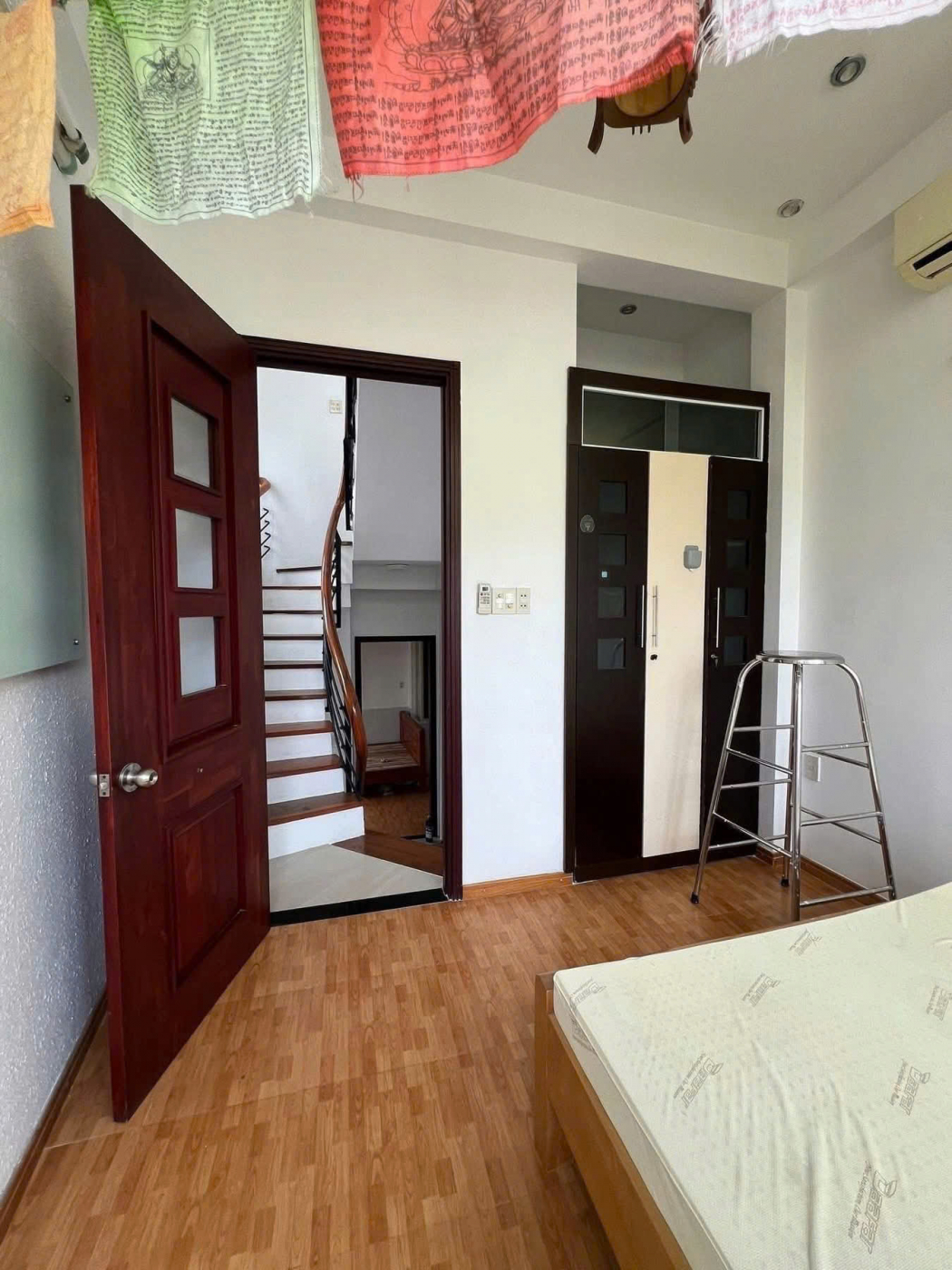 Bán Nhà 4 Tầng đường Hồng Lĩnh - Phước Hoà P. Nha Trang 

- Diện tích : 32m2 ngang 3,2m hậu 3,9m