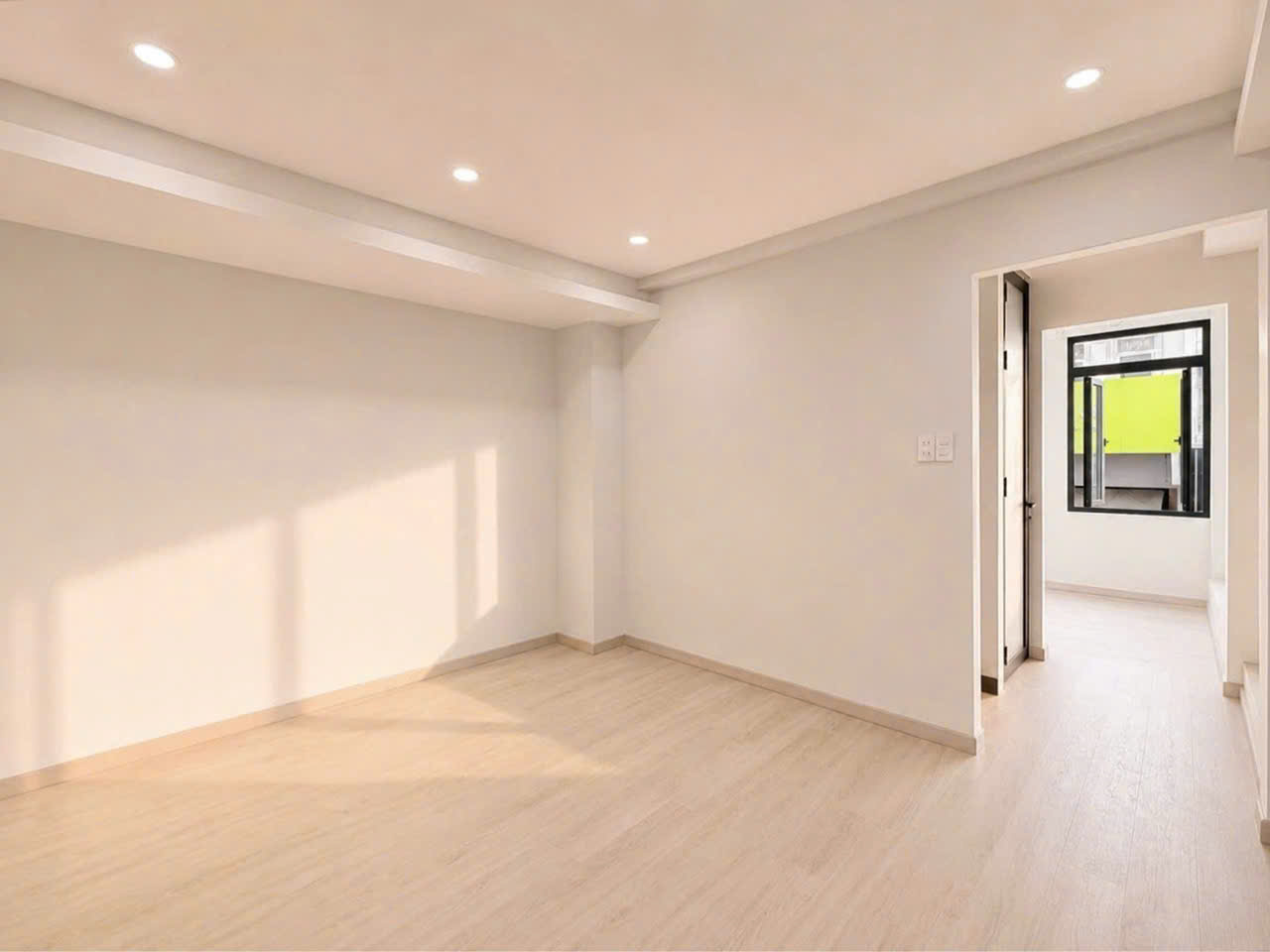 Mặt tiền Huỳnh Văn Bánh – ngay trục Nguyễn Văn Trỗi  5 tầng  Thu nhập sẵn 36 triệu/tháng  Giá 11.1