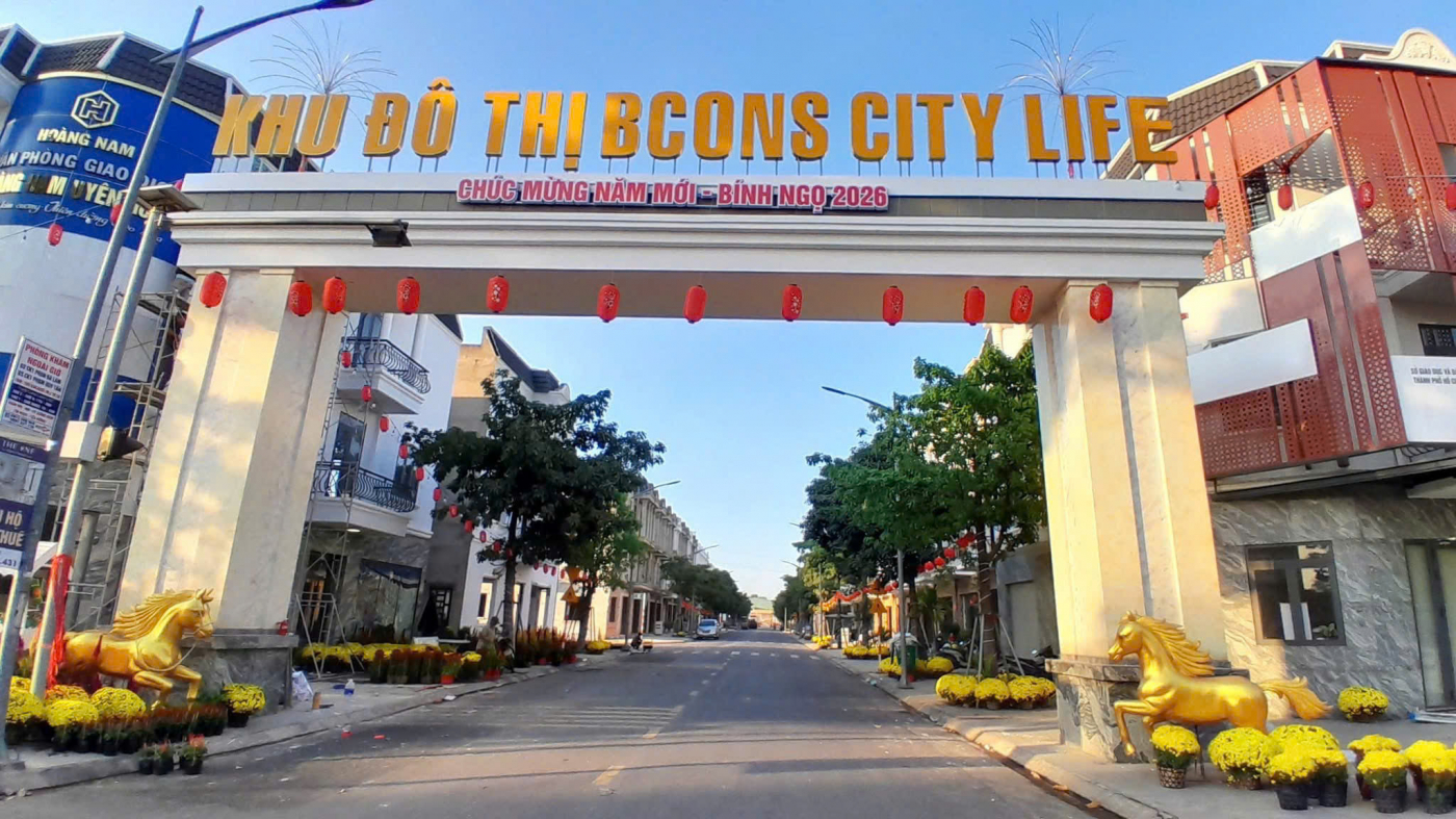 chính chủ cần bán nhà 1 trệt 2 lầu ngay trung tâm Uyên Hưng