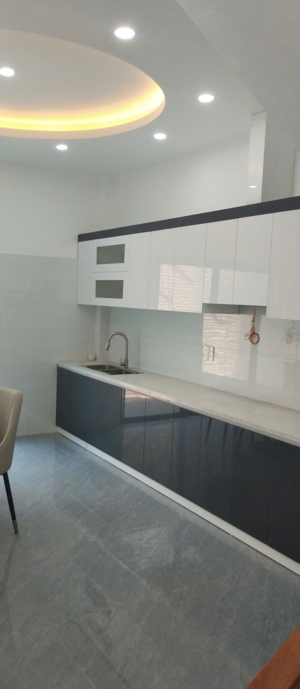 Bán nhà 3 tầng Kiều Trung, An Hải, 60m2, ô tô tận cửa, chỉ 1,9 tỷ, cách đường 351 chỉ 300m