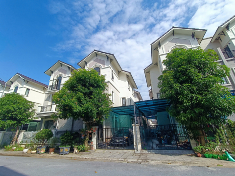 Biệt thự vip 135m2 giá chung cư chỉ 70tr/m2