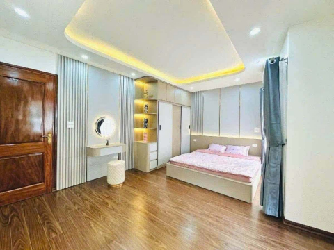 NHÀ ĐẸP 7 TẦNG THANG MÁY  THÁI THỊNH, ĐỐNG ĐA - 40 M2 - MT 5,5 M - 15,2 TỶ
