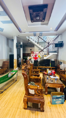 Bán  Mặt Tiền Trần Văn Mười Hóc Môn, 6 x21m  Kinh Doanh Đỉnh chỉ 10ty tl