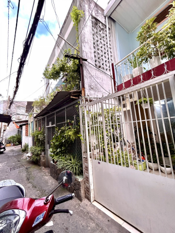 BÁN NHÀ Đ.TÔN THẤT THUYẾT- 51M2 CHỈ 4.9Đ- CÁCH 50M RA MẶT TIỀN XE HƠI-THÔNG RA BẾN VÂN ĐỒN NGAY