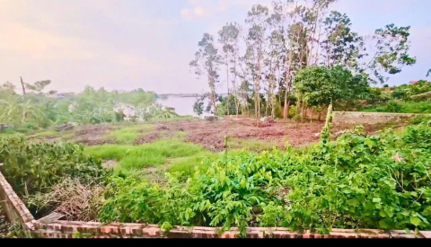 Bán toàn bộ hoặc 1/2 đất đẹp mặt hồ to đẹp 600m2 có 400m2 đất ở phú cát hà nội