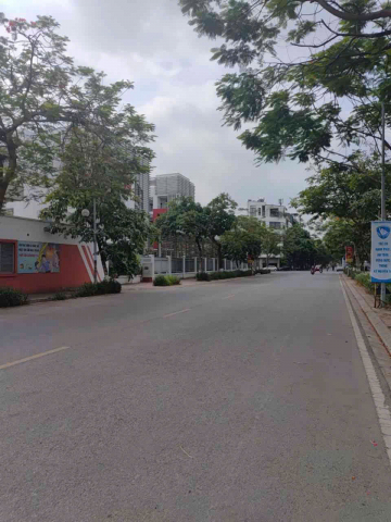 🔥 ĐẤT TRUNG TÂM PHÚC LỢI 50m2  – Ô TÔ VÀO ĐẤT – SÁT VÁCH VINHOMES – CHỈ 8,XTỶ! 🔥