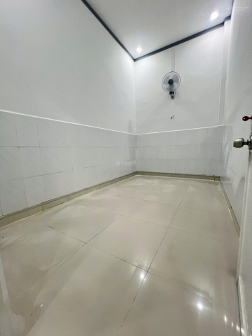 Bán nhà sổ riêng ~ 59m2 cạnh UBND Tân Đông Hiệp