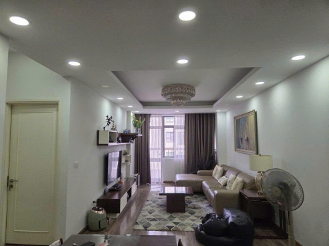 Chính chủ cần bán căn hộ tại **CT2A VOV Mễ Trì.
🏡 Thông tin căn hộ:

+ Diện tích: **85,5m²**