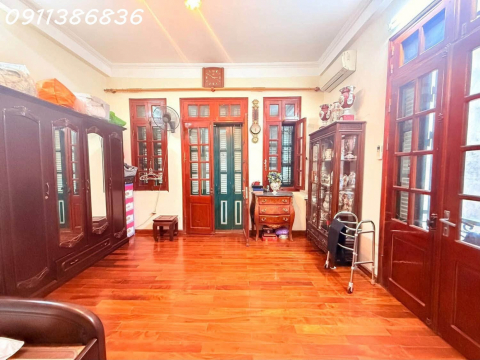 💥Gara Ô tô, Nhà đẹp Nguyễn Khang 71m 5T, Thoáng tứ phía, Dân trí tuyệt vời, 31.8 tỷ