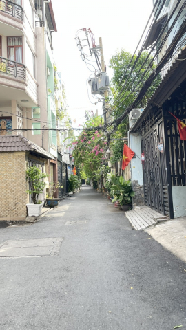 Bán nhà Nguyễn Bặc 24m2, ngang 4m, 3 tầng, lô góc kinh doanh, giá 6.05 tỷ