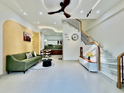 Bán nhà Phú Nhuận 43/48m2, ngang 5.5m, 4PN, giá 7.45 tỷ