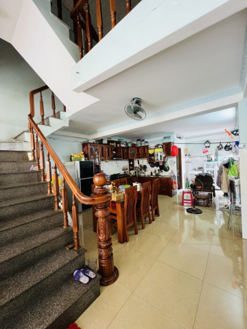 Nhà 2 tầng Thái Thị Bôi, 89.2m², giá 6.3 tỷ, ô tô 5.5m, gần biển Nguyễn Tất Thành