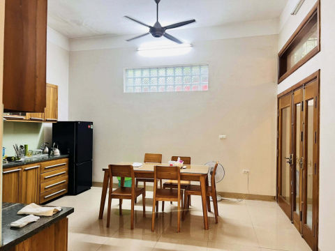 Bán nhà mặt phố Dương Văn Bé, 70m2, 4 tầng, mặt tiền 7.2m, 29.8 tỉ, kinh doanh đồ ăn