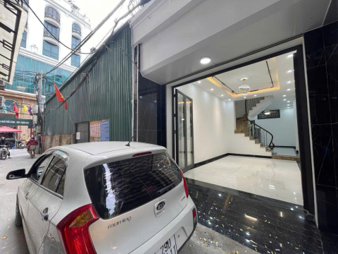 Bán nhà phân lô quân đội Tô Vĩnh Diện, Thanh Xuân - Ô tô vào nhà, gara riêng, 2 mặt thoáng