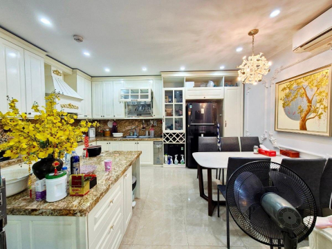 (Chính chủ) bán gấp căn nhà mặt phố Khâm Thiên – mặt tiền rộng 4.1m2 – nhà xây 5 tầng, 90m2, 44.5